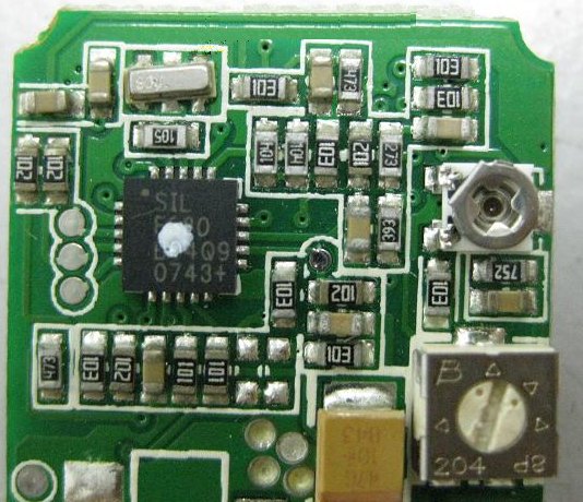 PCBA加工IC元件主要分為DIP及SMD兩大類，DIP 插件的IC，SMD (Surface Mount Device) 表面貼裝元件。